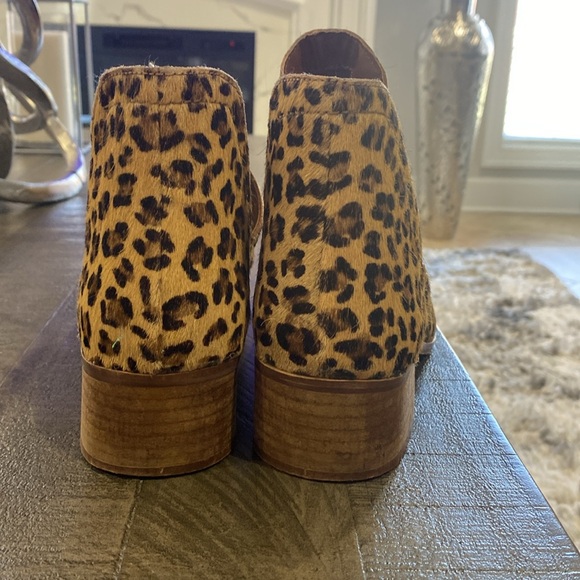 Really nice ankle boots just don’t wear anymore. - Picture 3 of 3